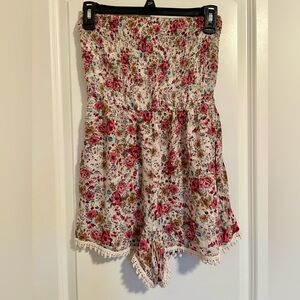 Adorable floral tan strapless romper